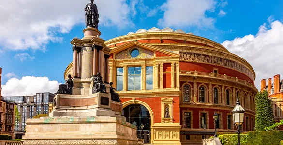 london-nightlife-for-the-curious-traveler-mid-content-3